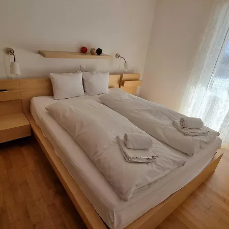 Modern And Bright Opposite Ski-lift Apartment *