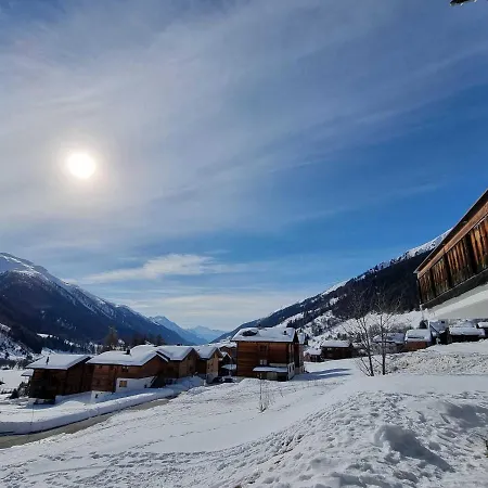 Modern And Bright Opposite Ski-lift Daire